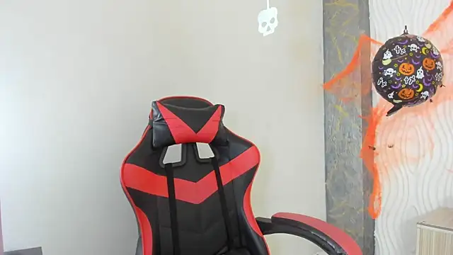 Raven Rouge  online show from October 2025 05:20:02 AM