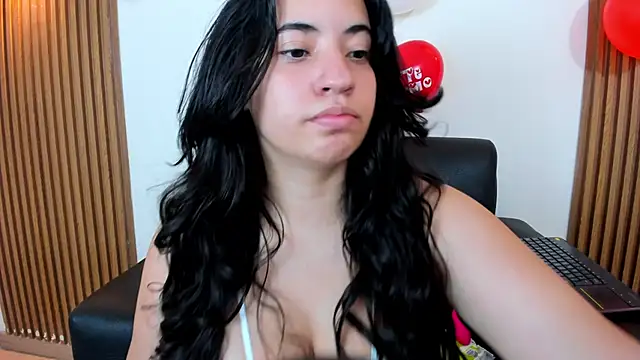 Nicol Chang online show from February 2026 08:04:02 PM