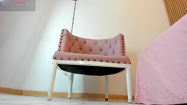 Snapshot of naia_cox chatting on November 2025 03:50:01 AM naia cox online show from November 2025 03:50:01 AM