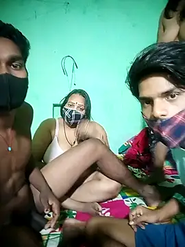 LoveOnStream online show from November 2025 01:20:01 PM