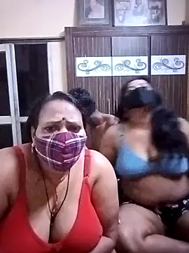 LoveOnStream online show from February 2026 04:36:01 PM