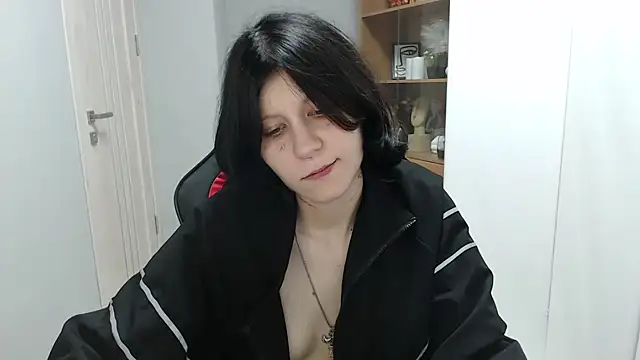 Snapshot of TinaQuiin chatting on September 2025 08:03:01 AM TinaQuiin online show from September 2025 08:03:01 AM