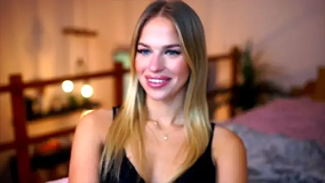 Emilyvanroessel online show from November 2025 11:32:02 AM