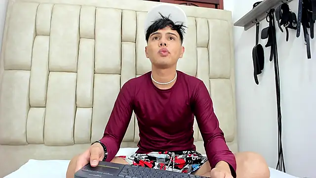 Felipe Cold online show from September 2025 02:24:02 AM