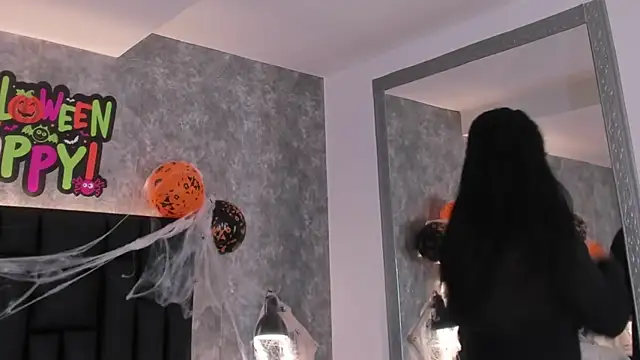 crystaldarliing online show from October 2025 03:16:01 PM