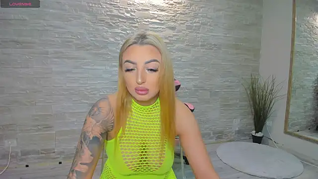 Snapshot of Lexi_Blazee chatting on October 2025 04:24:01 AM Lexi Blazee online show from October 2025 04:24:01 AM