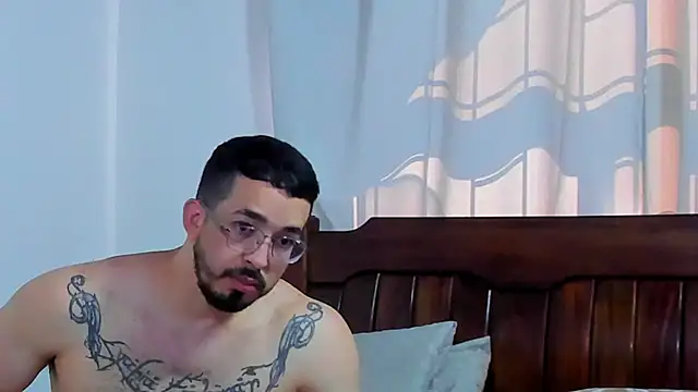 Hunter Hoott online show from September 2025 01:48:02 PM