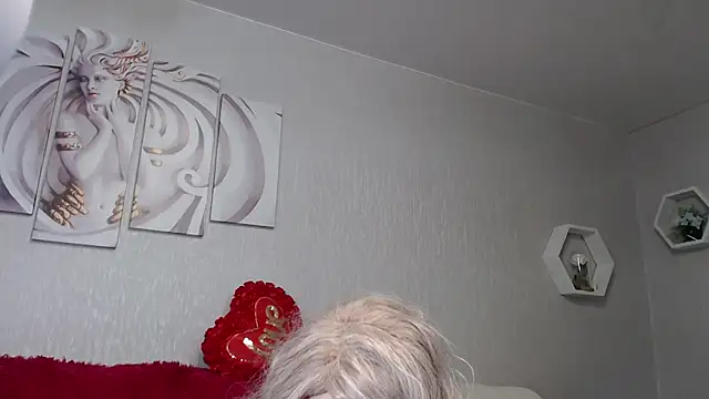 Snapshot of DorisBest chatting on October 2025 05:04:02 AM DorisBest online show from October 2025 05:04:02 AM