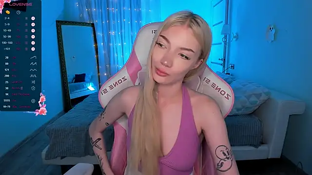 Snapshot of AnyaTaylor_ chatting on November 2025 02:44:01 AM AnyaTaylor online show from November 2025 02:44:01 AM