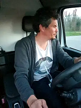 twitshe online show from February 2026 05:33:01 PM