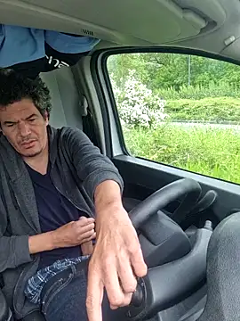 twitshe online show from April 2026 09:19:01 AM