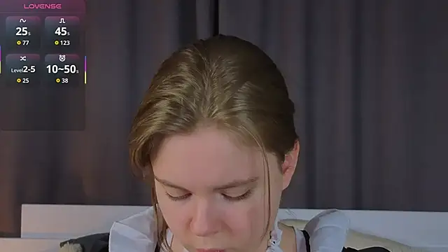 JulietteRain online show from November 2025 05:39:01 PM