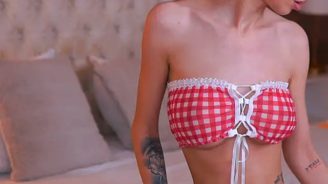 EllieRedd online show from November 2025 10:01:02 AM