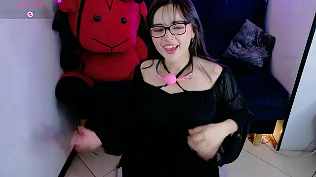 Snapshot of MiaVelvetDoll chatting on November 2025 02:27:02 PM MiaVelvetDoll online show from November 2025 02:27:02 PM