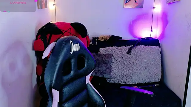 Snapshot of MiaVelvetDoll chatting on November 2025 02:06:02 PM MiaVelvetDoll online show from November 2025 02:06:02 PM