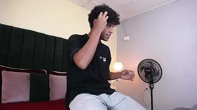 Snapshot of jhos_padill chatting on February 2026 01:38:02 PM jhos padill online show from February 2026 01:38:02 PM