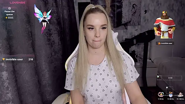 KiraKrox online show from November 2025 07:46:01 PM