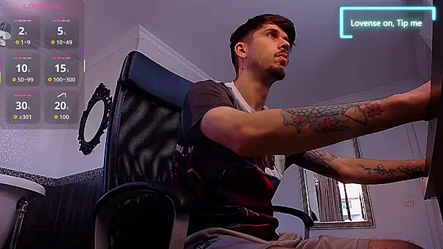 Snapshot of JonahShaw chatting on September 2025 04:25:02 AM JonahShaw online show from September 2025 04:25:02 AM