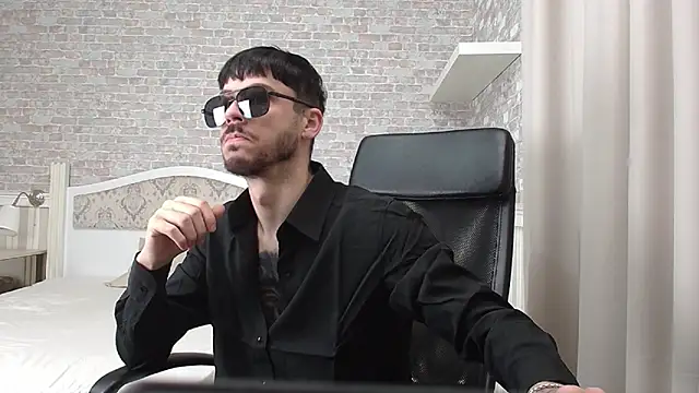 Snapshot of JonahShaw chatting on October 2025 04:20:02 AM JonahShaw online show from October 2025 04:20:02 AM