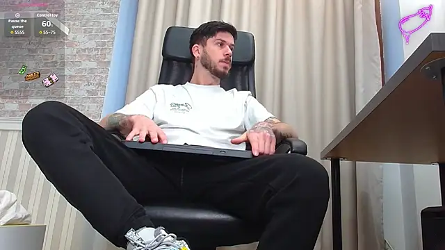 Snapshot of JonahShaw chatting on November 2025 05:28:02 AM JonahShaw online show from November 2025 05:28:02 AM