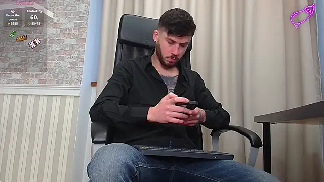 Snapshot of JonahShaw chatting on November 2025 05:18:02 AM JonahShaw online show from November 2025 05:18:02 AM