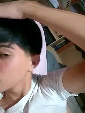 Snapshot of LUISSLEONN0958 chatting on September 2025 06:19:01 PM LUISSLEONN0958 online show from September 2025 06:19:01 PM