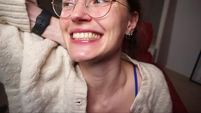 Scorpion Peach online show from December 2025 03:07:02 PM