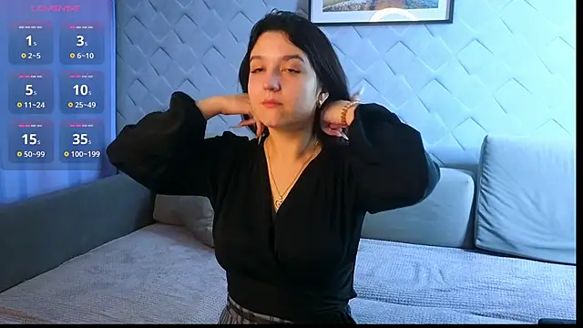 CrimsonBella online show from September 2025 06:43:02 PM