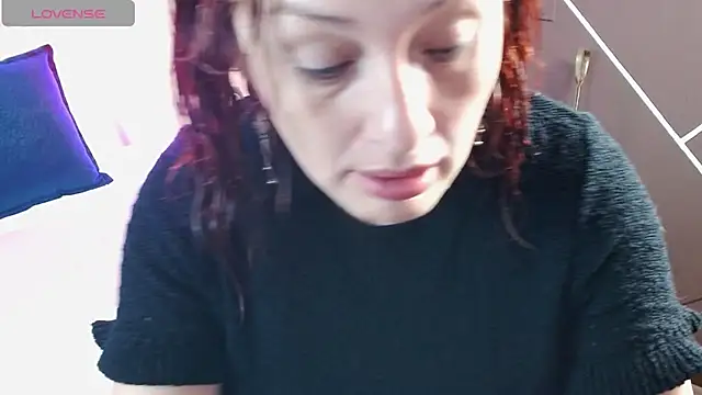 ScarletHott  online show from October 2025 12:05:01 PM