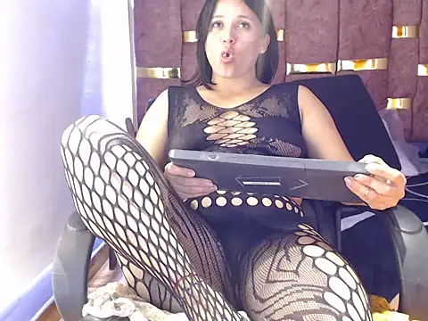 shantall 05 online show from December 2025 08:15:02 PM