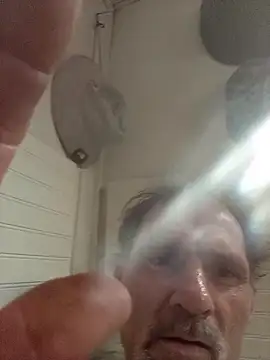 Snapshot of Southerngent1979 chatting on October 2025 04:44:02 AM Southerngent1979 online show from October 2025 04:44:02 AM