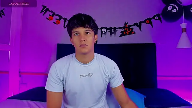 Snapshot of Leo_Savage_ chatting on October 2025 03:47:02 AM Leo Savage online show from October 2025 03:47:02 AM