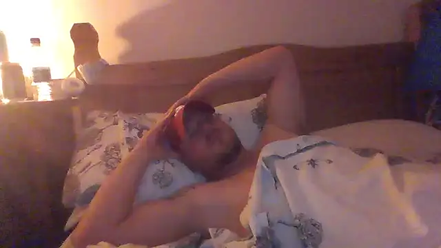 Snapshot of DadbodG chatting on October 2025 11:18:02 PM DadbodG online show from October 2025 11:18:02 PM