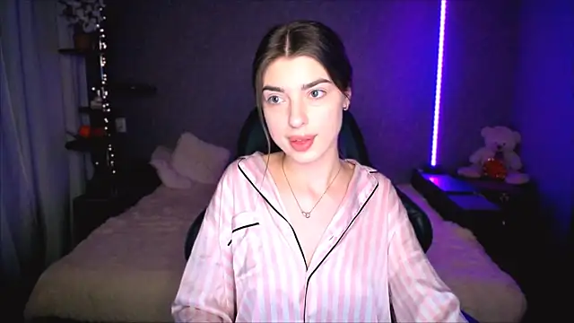 Snapshot of Dianaa_Lee0 chatting on April 2026 09:48:02 PM Dianaa Lee0 online show from April 2026 09:48:02 PM