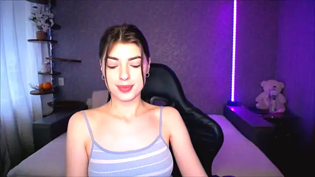Snapshot of Dianaa_Lee0 chatting on May 2026 02:45:01 PM Dianaa Lee0 online show from May 2026 02:45:01 PM