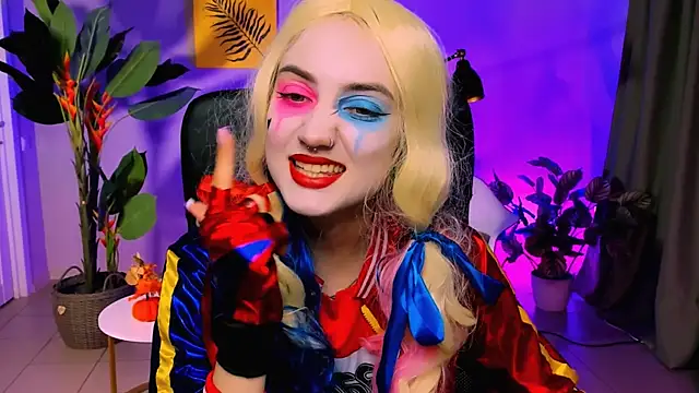 olivianorton online show from October 2025 03:02:01 PM