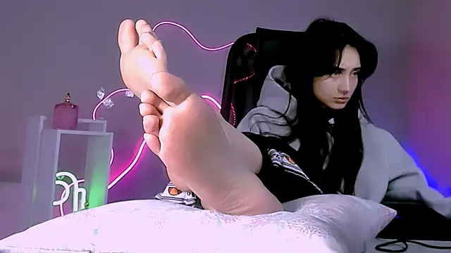 olivianorton online show from March 2026 01:46:02 PM