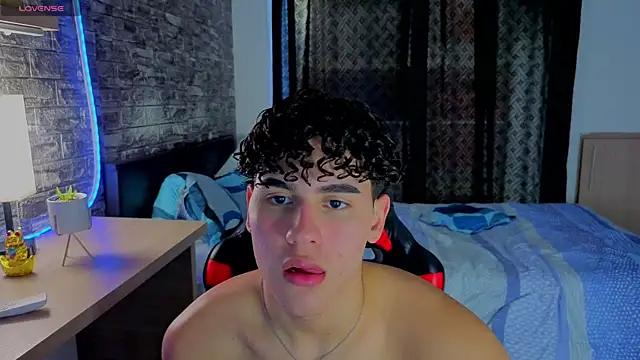 Theimperialboys  online show from April 2026 09:48:02 PM