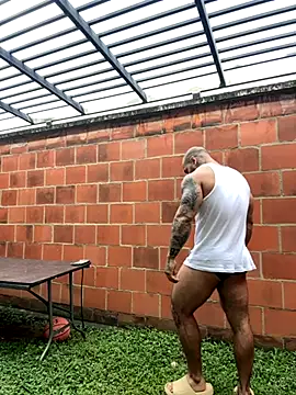 Snapshot of Andrew_Johnnson chatting on October 2025 02:06:01 PM Andrew Johnnson online show from October 2025 02:06:01 PM