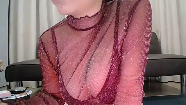 Snapshot of Liz_Hu chatting on December 2024 11:44:01 AM Liz Hu online show from December 2024 11:44:01 AM