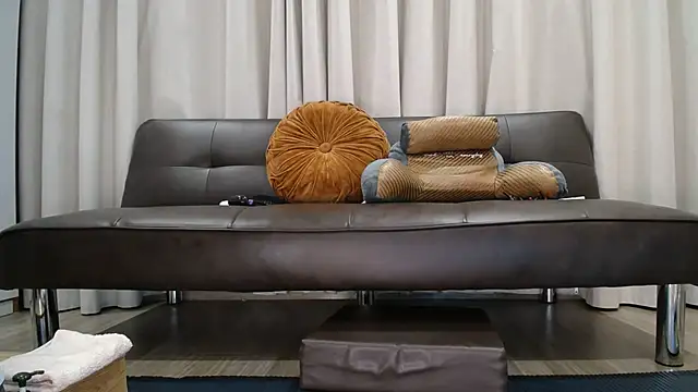 Snapshot of Liz_Hu chatting on March 2025 02:40:01 PM Liz Hu online show from March 2025 02:40:01 PM