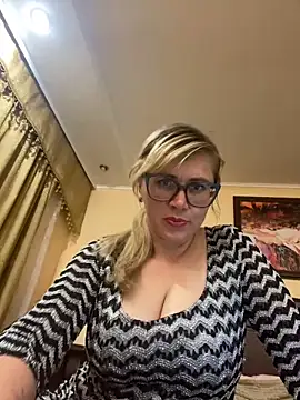 Crystal00Girl online show from September 2025 08:58:01 PM