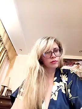 Crystal00Girl online show from October 2025 07:56:02 PM