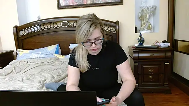 Crystal00Girl online show from January 2026 08:23:01 PM