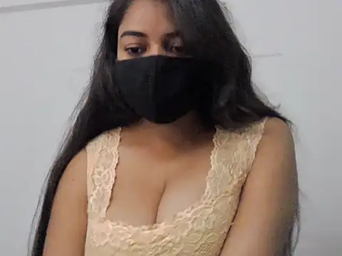 Snapshot of Little_toy_girl chatting on October 2025 10:03:01 AM Little toy girl online show from October 2025 10:03:01 AM