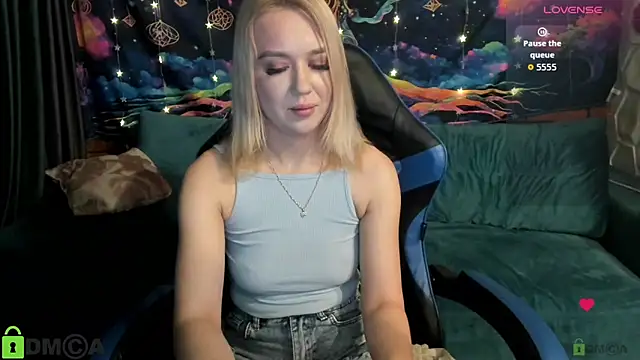 CrystalGirl99 online show from March 2026 08:10:02 AM