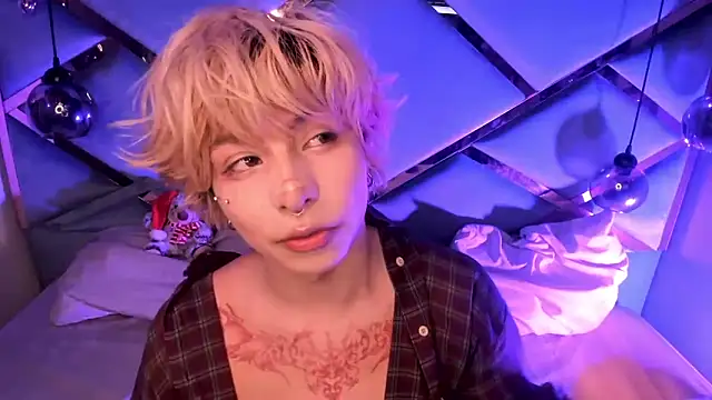 OliIverr22 online show from December 2025 01:29:01 PM