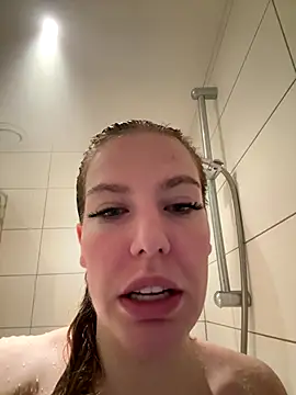 Chloemillerrxx online show from November 2025 01:33:02 PM