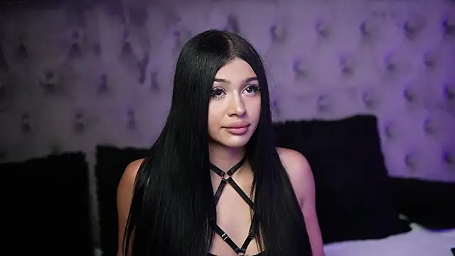 Snapshot of GiuliaSya chatting on October 2025 07:00:01 PM GiuliaSya online show from October 2025 07:00:01 PM