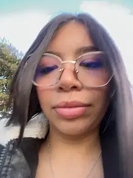 Maddy Piink online show from November 2025 09:48:01 PM